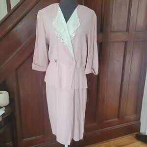 Studio I Womens Petite Blush Pink Dress Suit W/ Embroidered Lace Collar & Belt